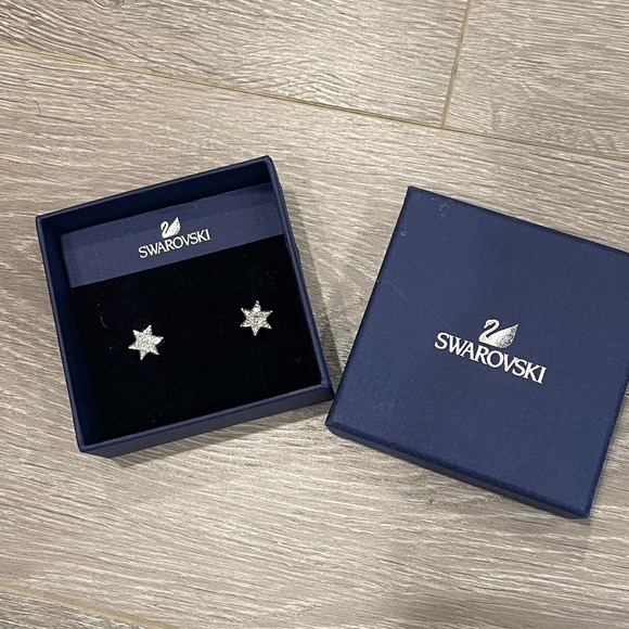 Swarovski Crystal  Silver Star Earrings - Picture 2 of 4